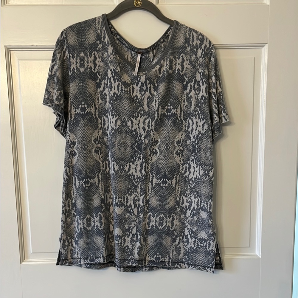 Free People Gray Short Sleeve Tee